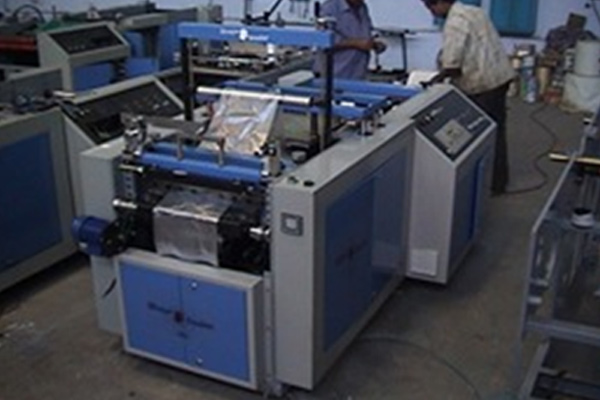 PE Gloves Making Machine, (ग्लव्स मेकिंग मशीन)